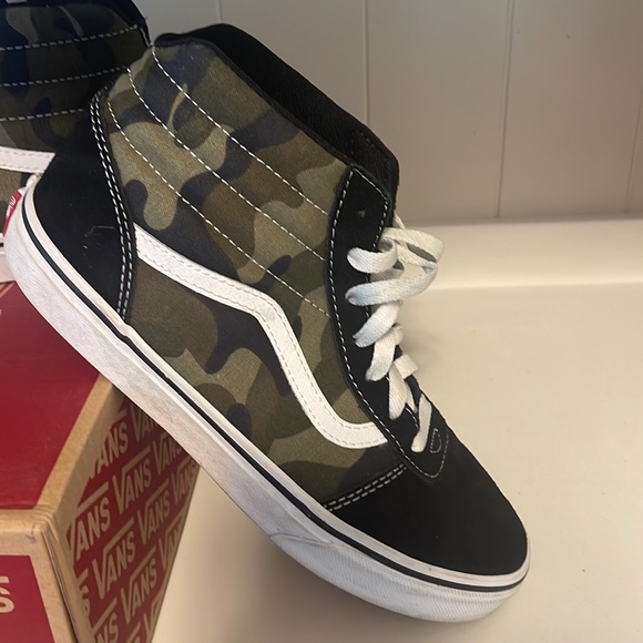 Vans - Picture 3 of 4